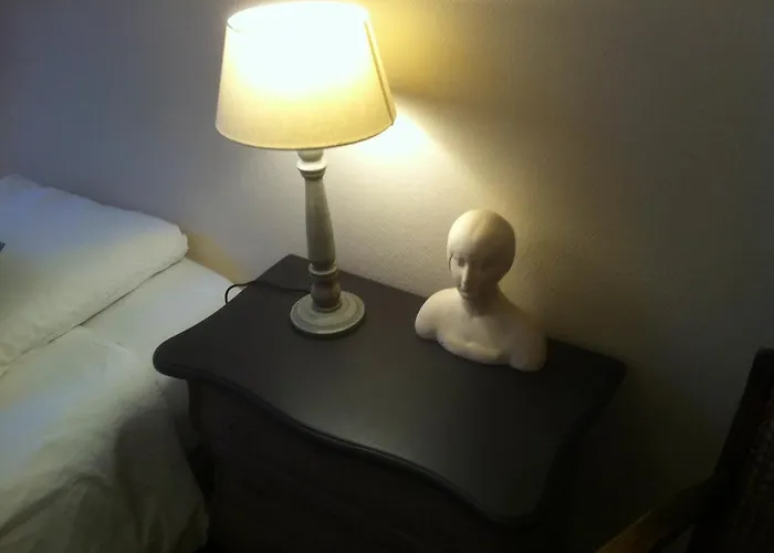 A Room In París
